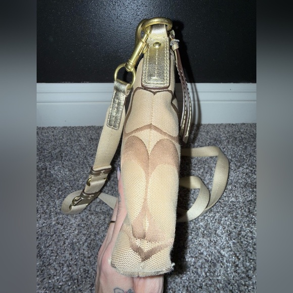 Coach tan and gold crossbody bag - Picture 3 of 8